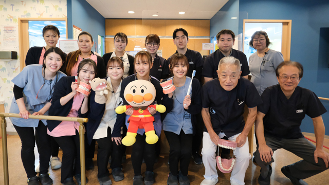 【教育体制充実】ユニット18台・CTマイクロ完備☆ 専門医も多数在籍しています！
