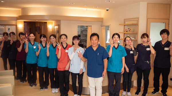歯周病学会指導医のもと、スキルアップの環境が整っております！！！！